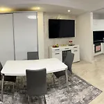 Lectorului Residence 3 Rooms Colosseum Mall