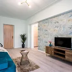 Felicity Apartment By The Park