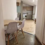 Cozy Apartment Near City Center