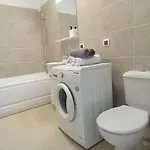 Preciziei 1Br Luxury Apartment With Fast Wifi, Self Check In And Parking