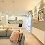 Splendid 2Br Apartment With Breathtaking Views Of Casa Poporului