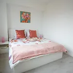 Quiet Apartment Ruby Horizon