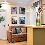 Prime Central Location & Cozy Comfort: Apartments Near Sala Palatului
