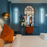 Opal Gem Studio In Old Town