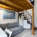 Cozy Old Town Apartment 9 - Selari