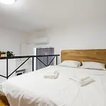 Cozy Old Town Apartment 9 - Selari