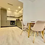 Yamaluxe Apartments - Silent & Primitive With Relaxing Area