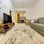 Yamaluxe Apartments - Silent & Primitive With Relaxing Area