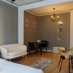 Nomad Studio In The City Center