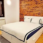 Classy Apartment With Parking In The City Center