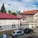 Cozy Apartment Near City Center
