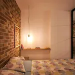 Retro Midtown Apartment