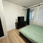 Urban 2Bedroom Ultra-Central Suite Free Parking