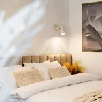 Piata Natiunilor Unite Studios: Where Style Meets Bucharest\'S Pulse