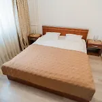 Spacious Stay Near City Center