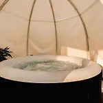 Downtown Scandinavian Igloo With Jacuzzi&Garden