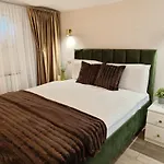 Carol Luxury Apartment