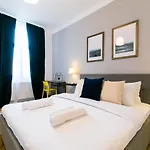 Heart Of The City - Cozy Apartments In Prime Location