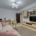 Homie Grand Apartment - Private Parking - Self Check-In