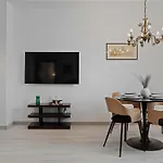 Rin Luxury Apartments Pool & Spa