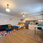 Studio Deluxe Uniri