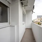 Elegant City Escape With Balcony Calea Victoriei
