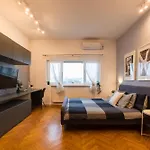 Spacious Penthouse With Terrace And City-View