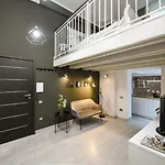 Central Comfort - Duplex-Style Studios On Regina Elisabeta