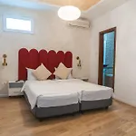 Moise House - Kosher Aparthotel