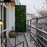 Downtown Calea Victoriei 100 Jacuzzi&Sauna&Bathtub
