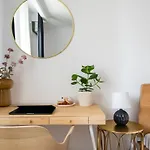 G24 - Luxurious & Cozy Stay Inspired By Freedom