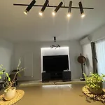 Fancy Apartment With 2Br
