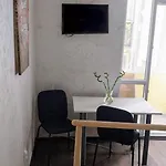 Cozy Home In Downtown