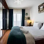2Bdr Spacious And Comfy Flat With Amazing Views - Landmark & City
