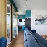 Blue Lagoon- 1 Bedroom Amazing Balcony