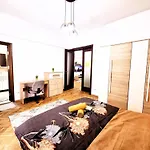 Old Town Comfort & Stylish Apartment