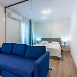 Cozystudio Cloud9 Promenada Subway