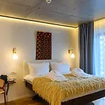 Nishani 5 Stars Boutique