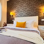 Cozy Modern Retreat - 2 Bedroom Apartment Steps From Piata Victoriei