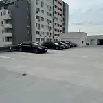 Homie Gray Apartment - Private Parking - Self Check-In