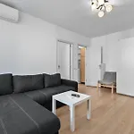 Convenient Gara De Nord Apartment
