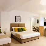Luxury Accommodation Belvedere Titan Park