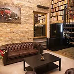 Secret Library Apartament