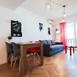 Victoria Avenue Apartment