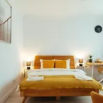 Luxurious And Cosy - Dristor