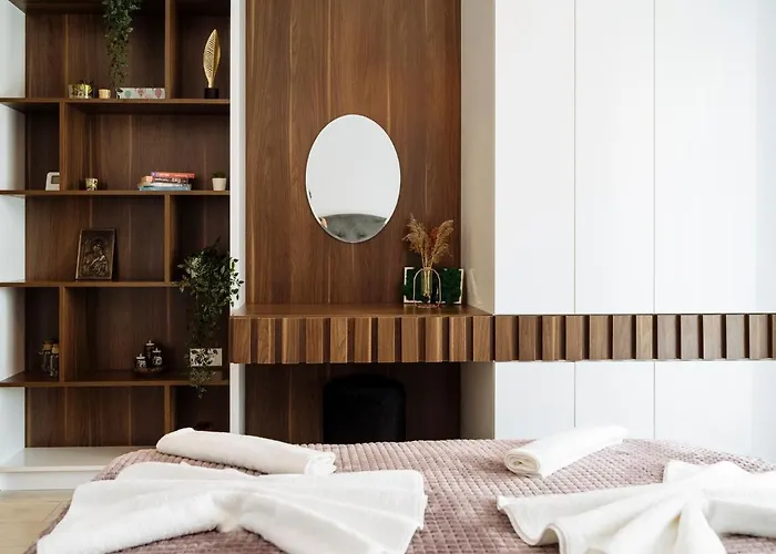 Cozy Special Pallady Apartament With Garden & Courtyard