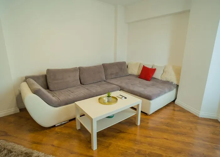 Cozy & Spacious 2Br Apartment With Netflix