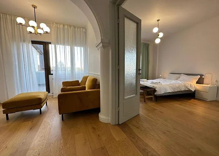 Cozy 2 Bedroom Apartment In The City Center