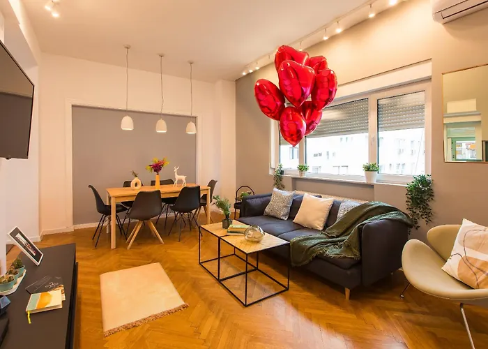 Spacious Penthouse With Terrace And City-View