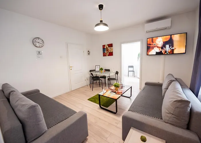 Ideal Accommodation Unirii Square